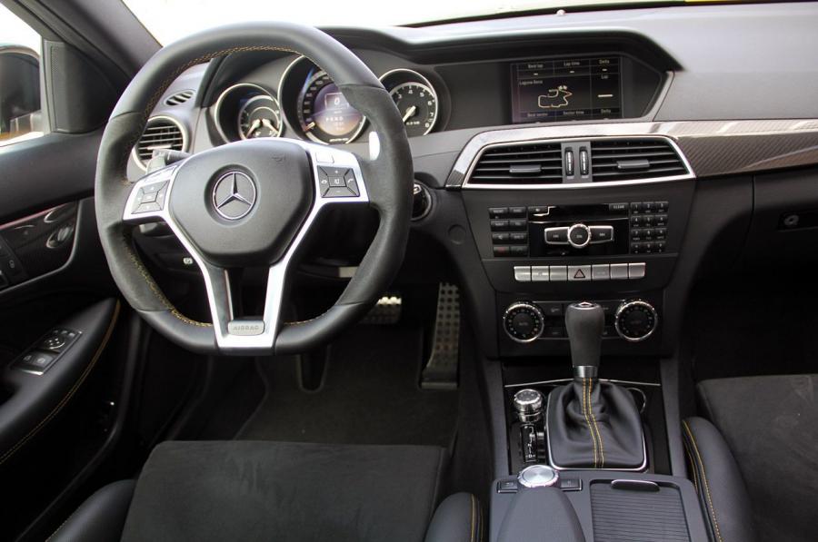  Mercedes-Benz C63 AMG Coupe Black Series 2012 года  (фото 22 из 66)